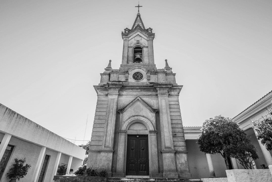 Noah Jigsaw Puzzle church in Nueva Helvecia, Uruguay in black white 2000 pieces