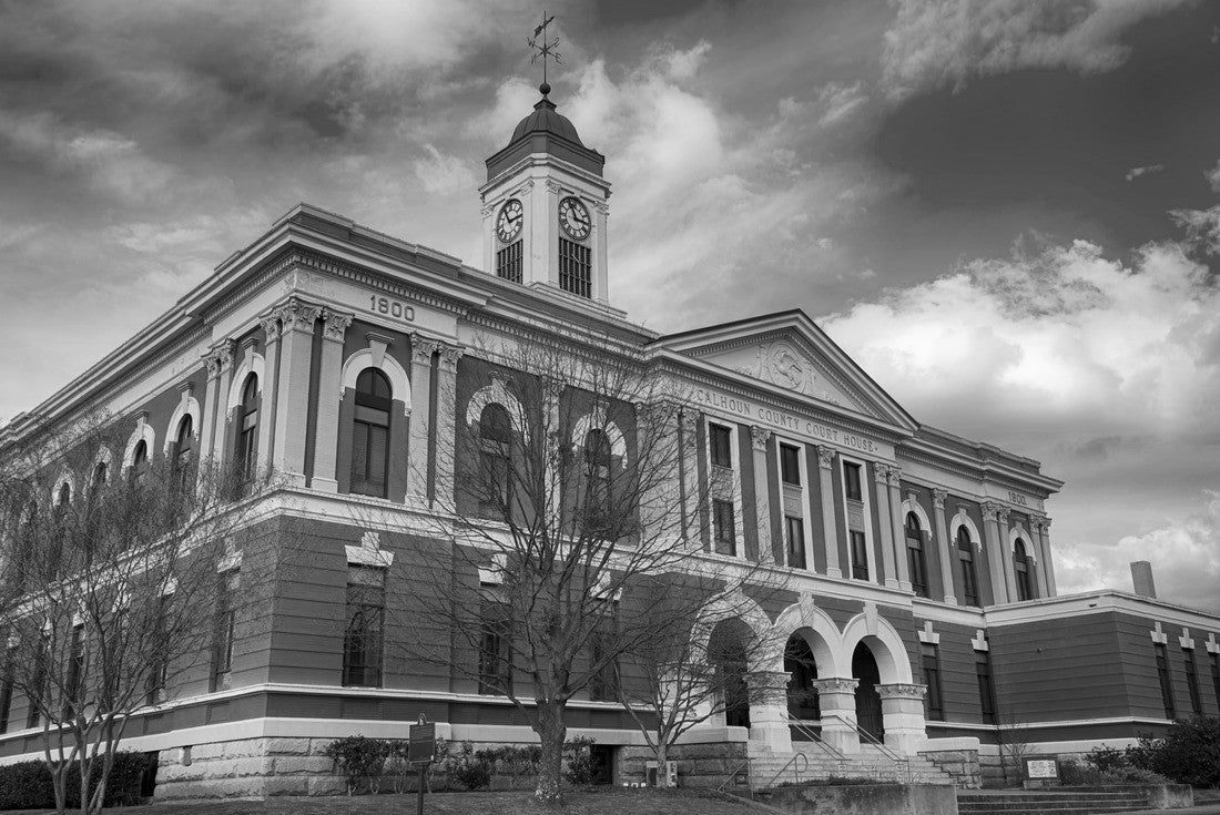 Historic Calhoun County Courthouse in Anniston, Alabama 2000pc PuzzleBlack and White