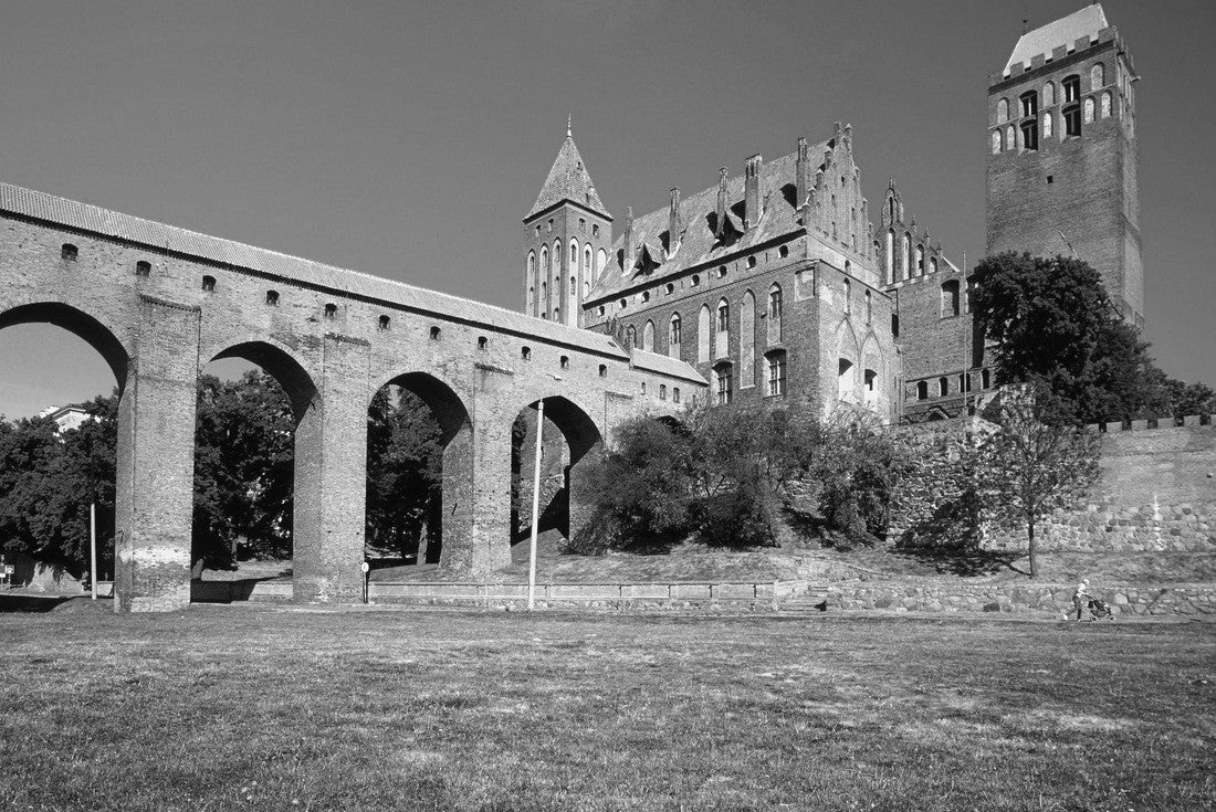Kwidzyn, Teutonic castle, Poland 2000pc PuzzleBlack and White
