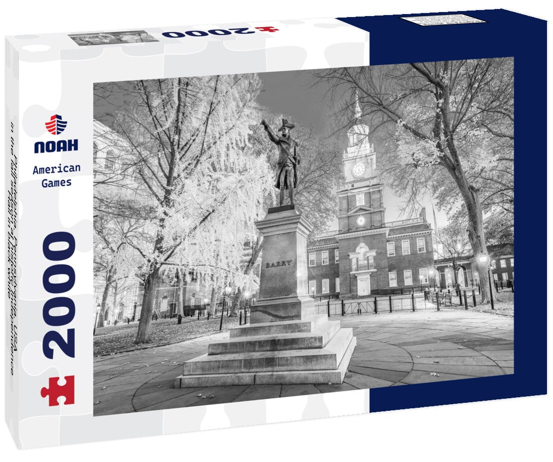 Philadelphia, Pennsylvania, USA, in the fall season at historic Independence Hall 2000pc PuzzleBlack and White