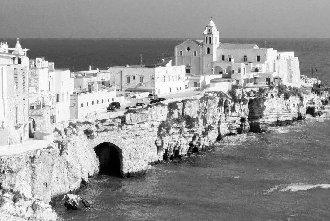 Italy, Foggia, Puglia, SE Italy, Gargano National Park, Vieste. Old town of Vieste with medieval church at the tip of the peninsula of this fishing village in Gargano, Puglia, Italy 2000pc PuzzleBlack and White
