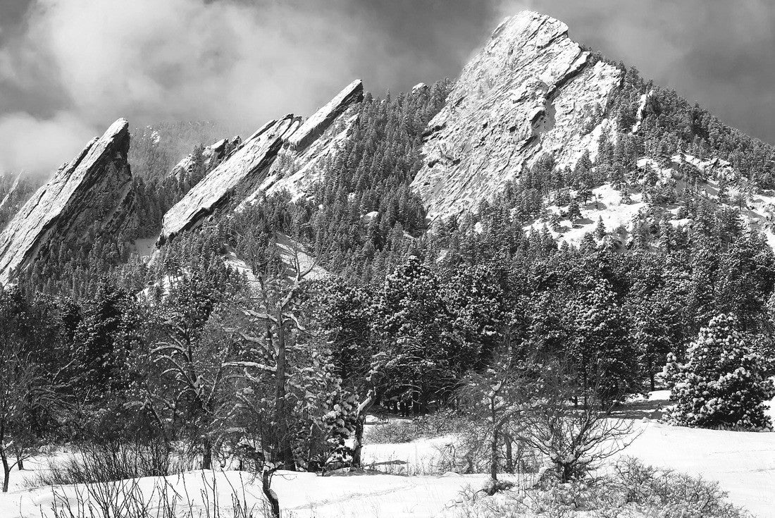 Boulder Colorado Flatirons frosted with snow against a clear blue sky 2000pc PuzzleBlack and White