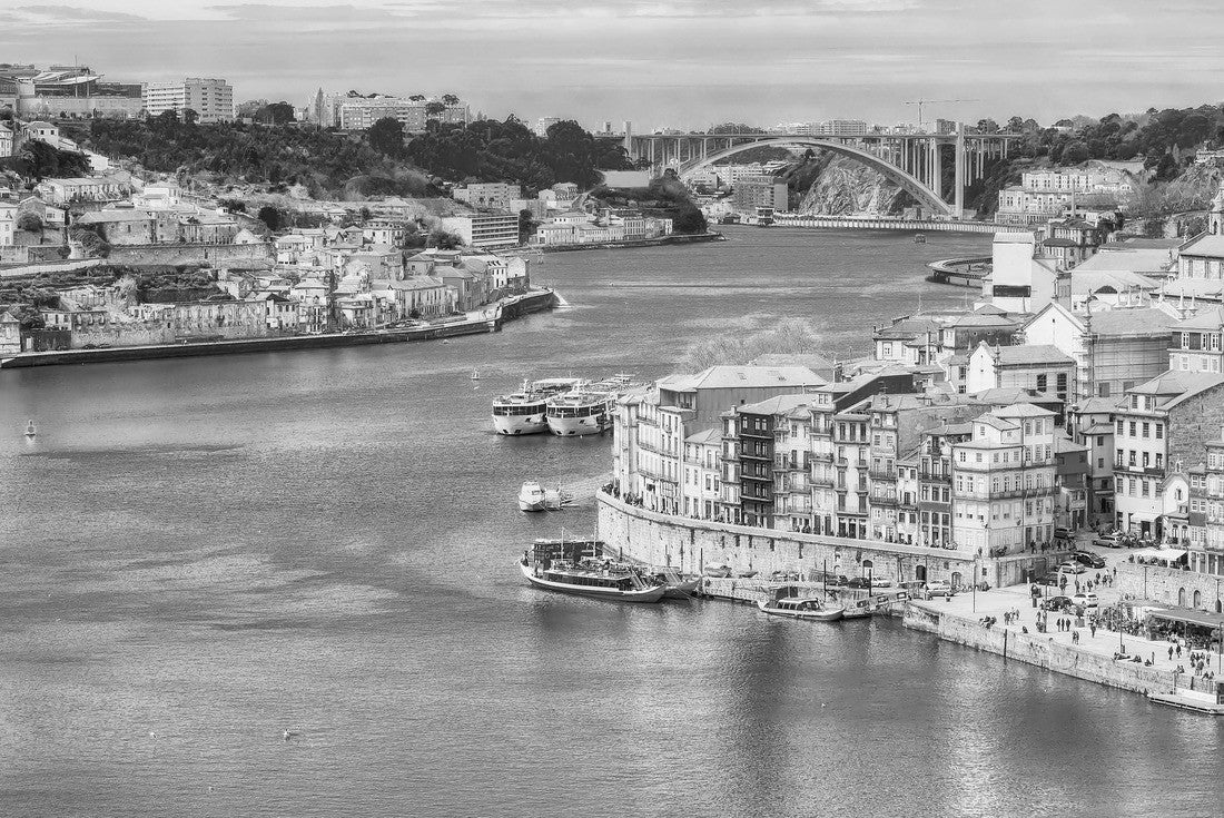 Porto, Portugal Old town of Rimbeira air promenade view with colorful houses, Douro river and boats 2000pc PuzzleBlack and White