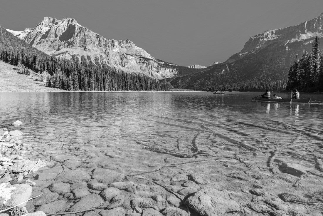 Noah Jigsaw Puzzle Emerald Lake, Yoho National Park in Kanada in black white 2000 pieces