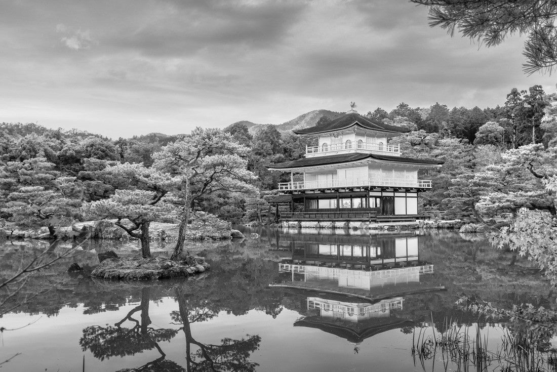 Kyoto, Japan at Kinkaku-ji, The Temple of the Golden Pavilion at dusk 2000pc PuzzleBlack and White