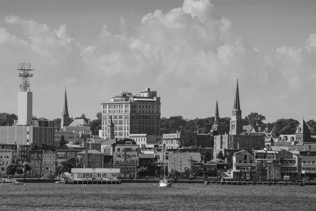 Skyline of the city of New London, Connecticut 2000pc PuzzleBlack and White