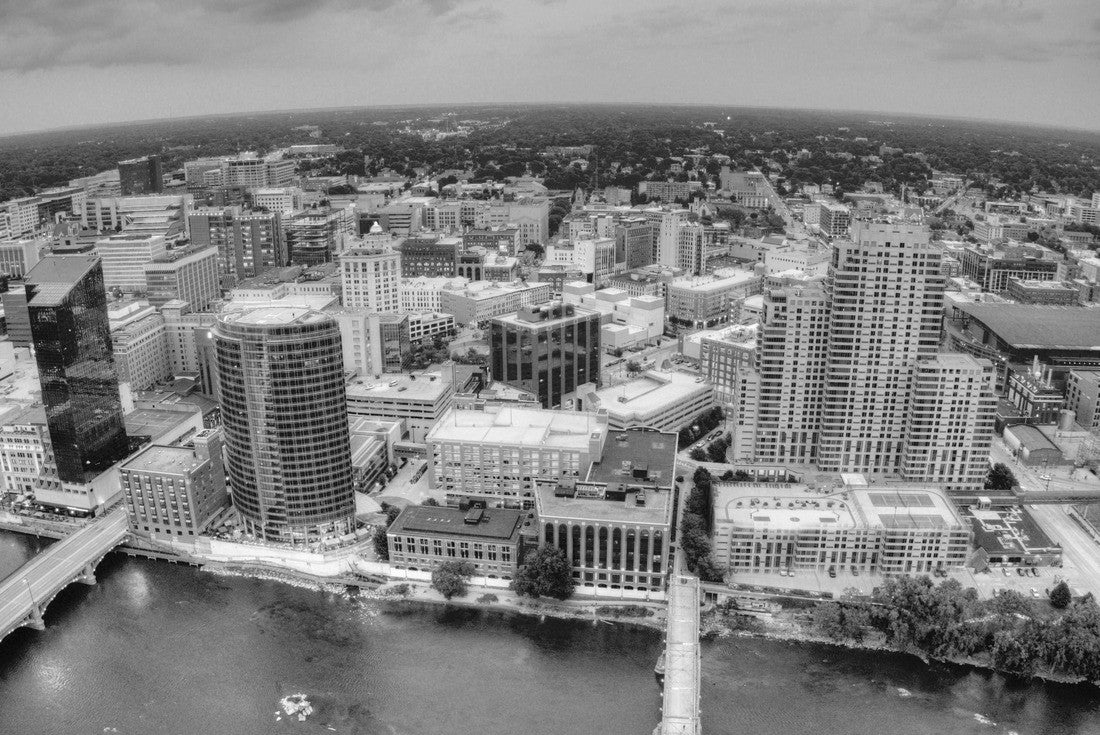 Grand Rapids is a large city in Michigan 2000pc PuzzleBlack and White