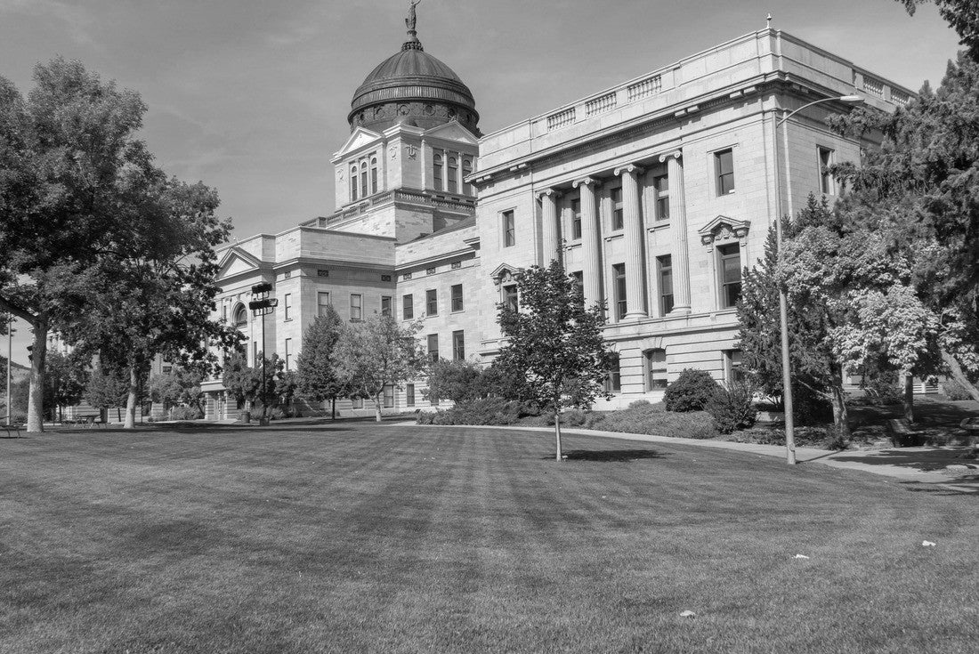 Montana State Capitol in Helena Montana 2000pc PuzzleBlack and White