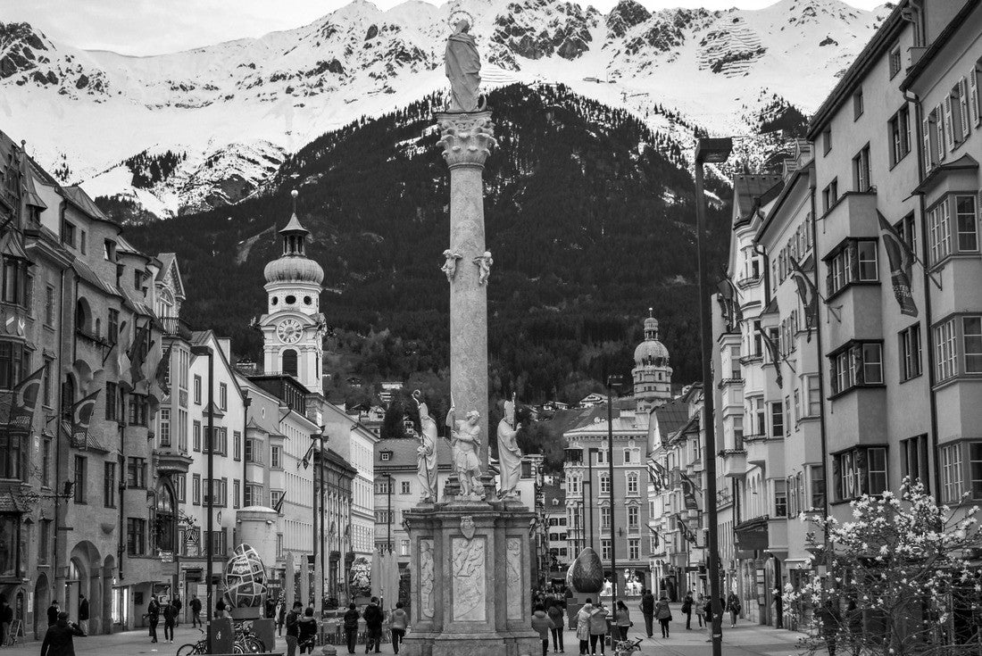 Picture of the majestic city of Innsbruck, the heart of Tyrol-Austria 2000pc PuzzleBlack and White