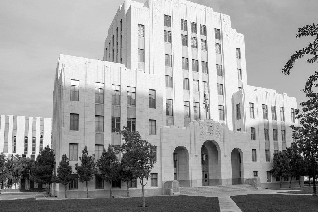 Historic City Hall of Amarillo, Texas, USA 2000pc PuzzleBlack and White