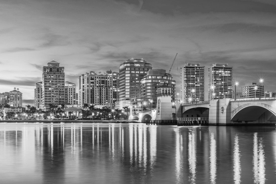 West Palm Beach, Florida, USA skyline on the intracoastal waterway at dusk 2000pc PuzzleBlack and White