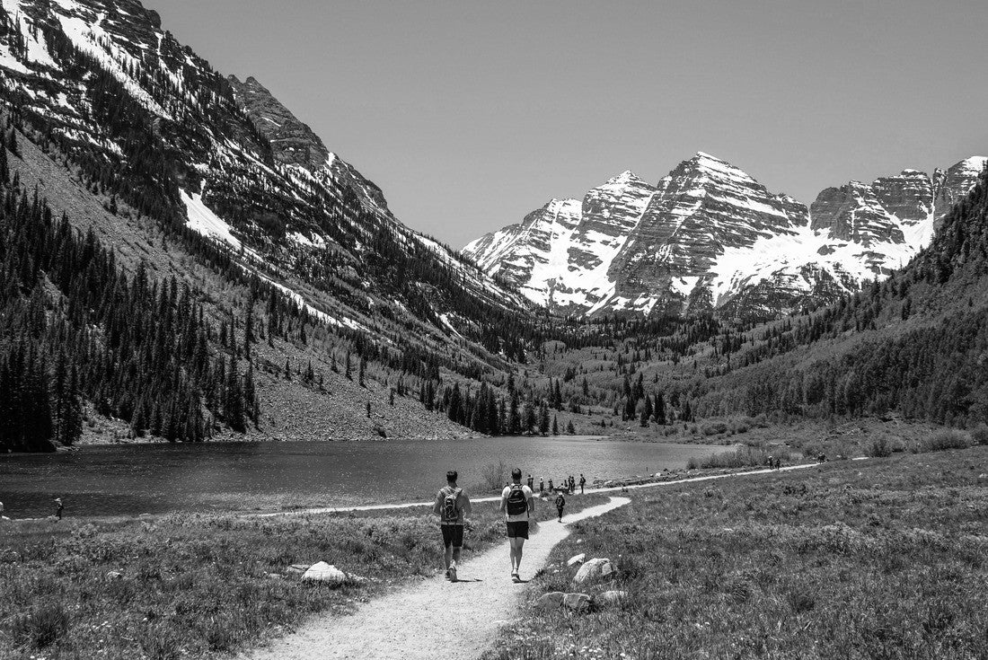 Maroon Bells Aspen, Colorado United States 2000pc PuzzleBlack and White