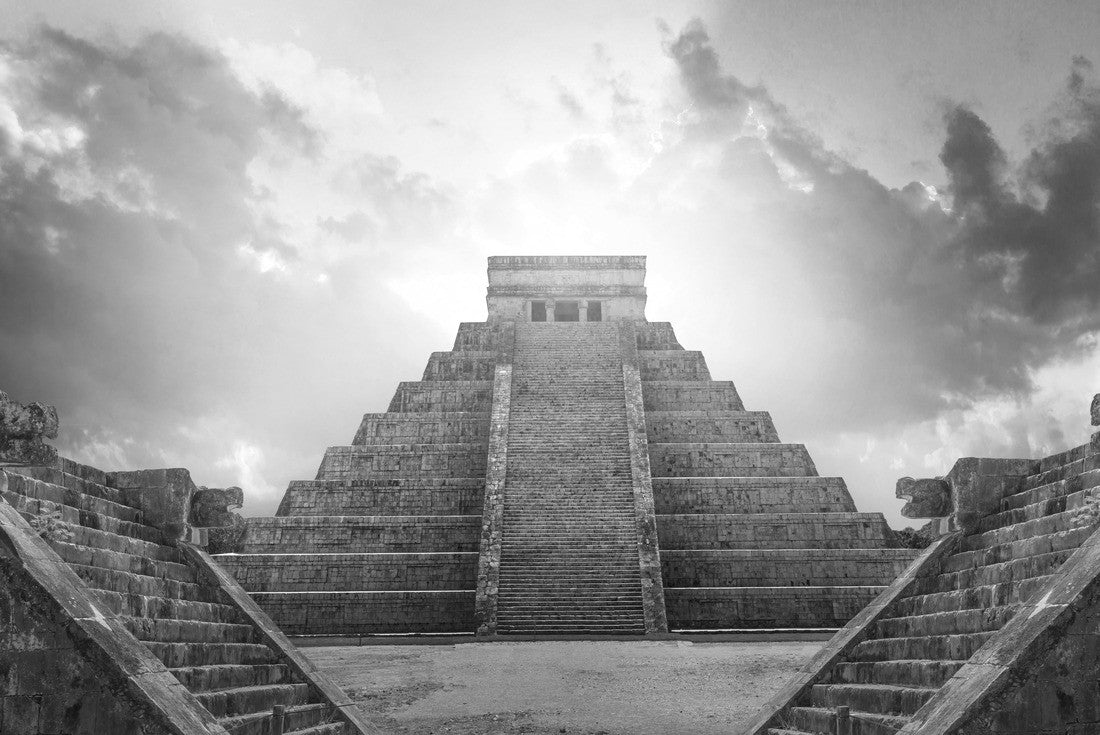 Mexico, Chichen Itza, Yucatn. Mayan pyramid of Kukulcan El Castillo at sunset 2000pc PuzzleBlack and White