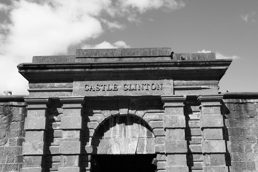 Castle Clinton in Battery Park New York City,USA 2000pc PuzzleBlack and White