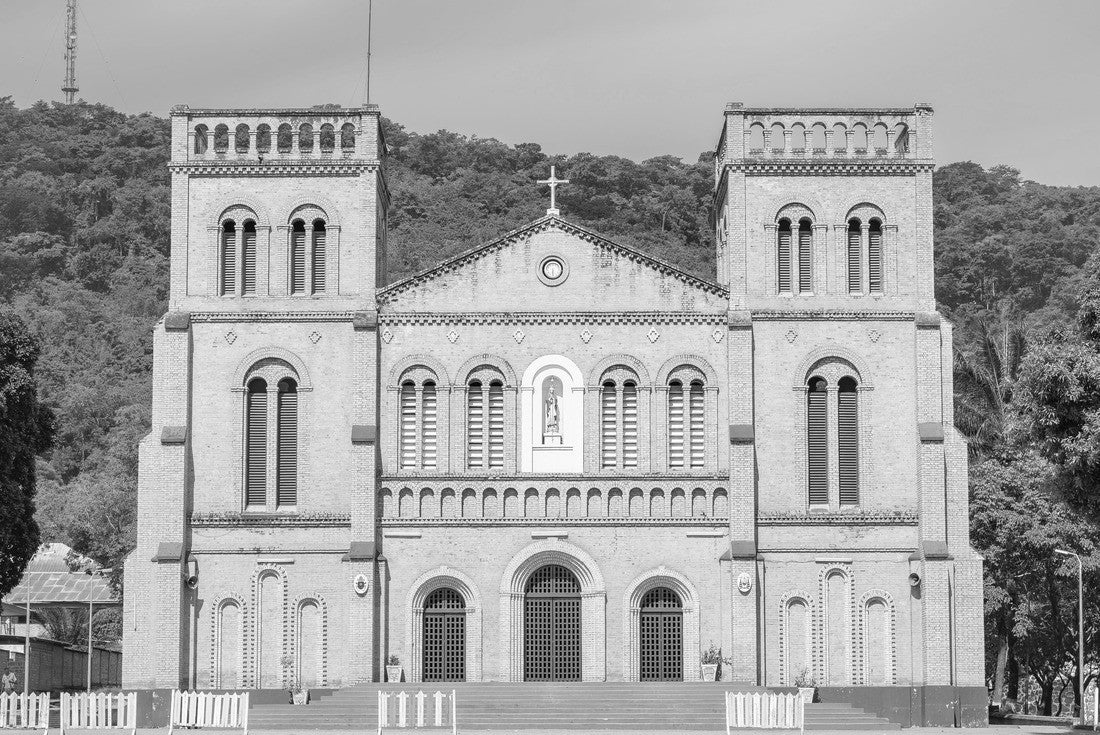 Noah Jigsaw Puzzle Cathedral Bangui Notre Dame, famous church in Central African Republic in black white 2000 pieces