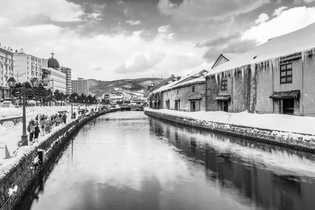 Otaru, Japan winter skyline on the canals 2000pc PuzzleBlack and White
