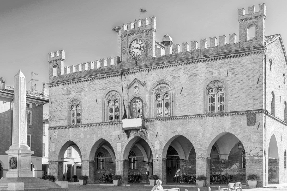 the Town hall and Garibaldi obelisk in Fidenza, Italy 2000pc PuzzleBlack and White