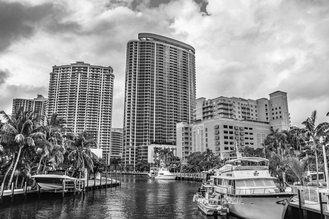 Downtown Fort Lauderdale, Florida, USA skyline from Waterway 2000pc PuzzleBlack and White