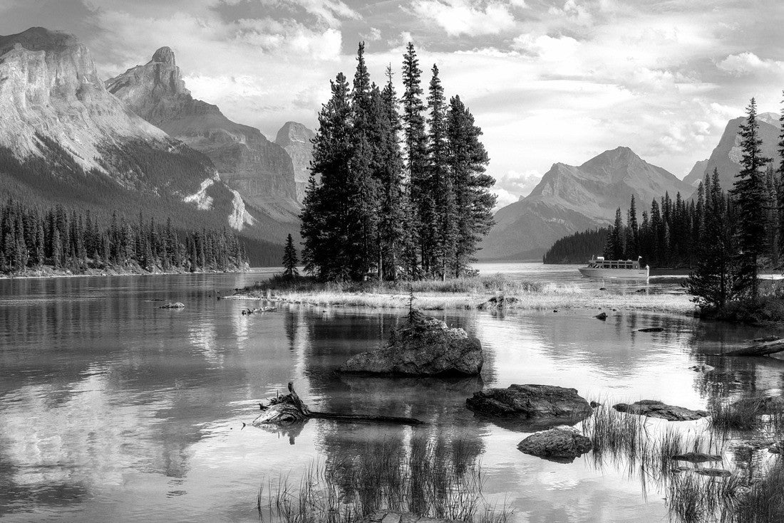 Spirit Island Alberta Canada 2000pc PuzzleBlack and White