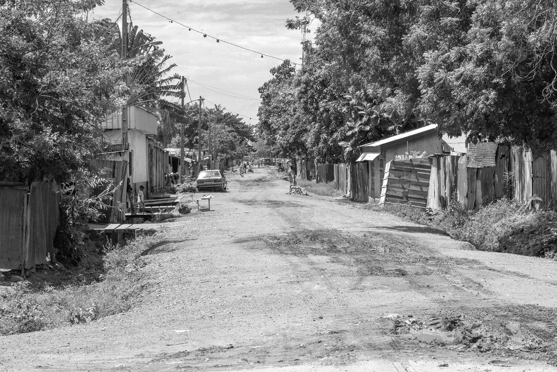 Noah Jigsaw Puzzle Empty street view in Bangui Central African Republic in black white 2000 pieces