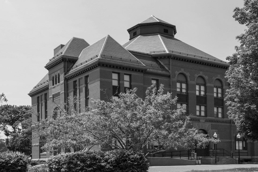 Stoughton town hall at Washington Street at the town center of Stoughton, Massachusetts MA, USA 2000pc PuzzleBlack and White