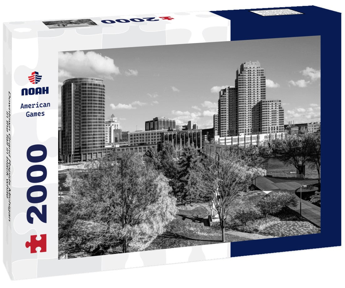 Downtown Grand Rapids Michigan in the fall 2000pc PuzzleBlack and White