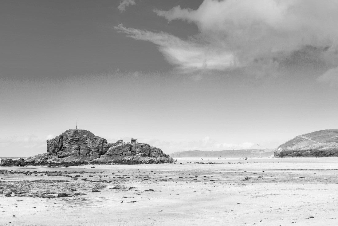 shot of the golden sandy beach at Perranporth Cornwall England UK 2000pc PuzzleBlack and White