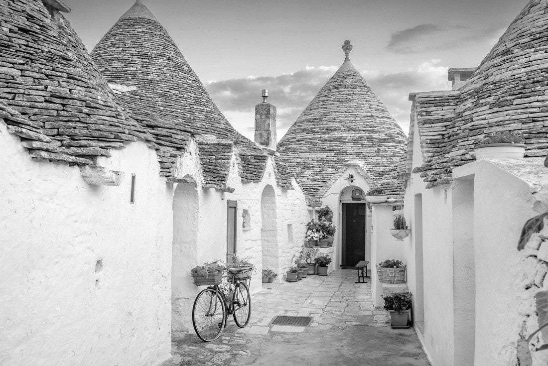 Trulli in Alberobello, Apulia, Italy 2000pc PuzzleBlack and White