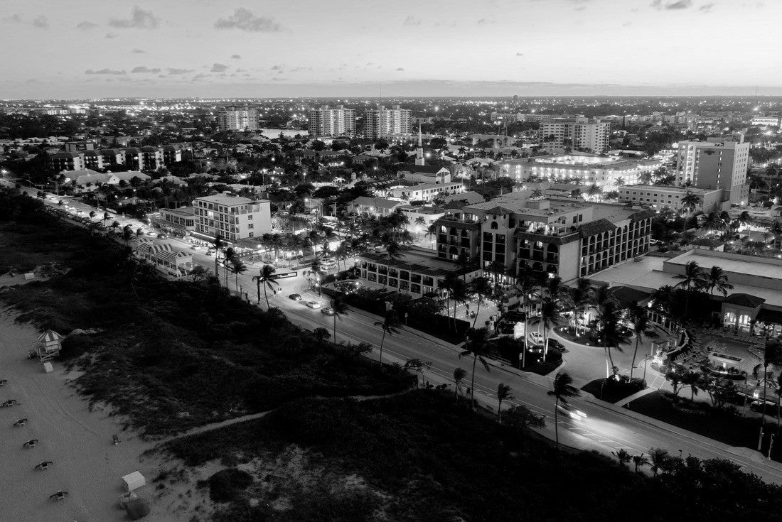 Delray Beach at night, South Florida 2000pc PuzzleBlack and White