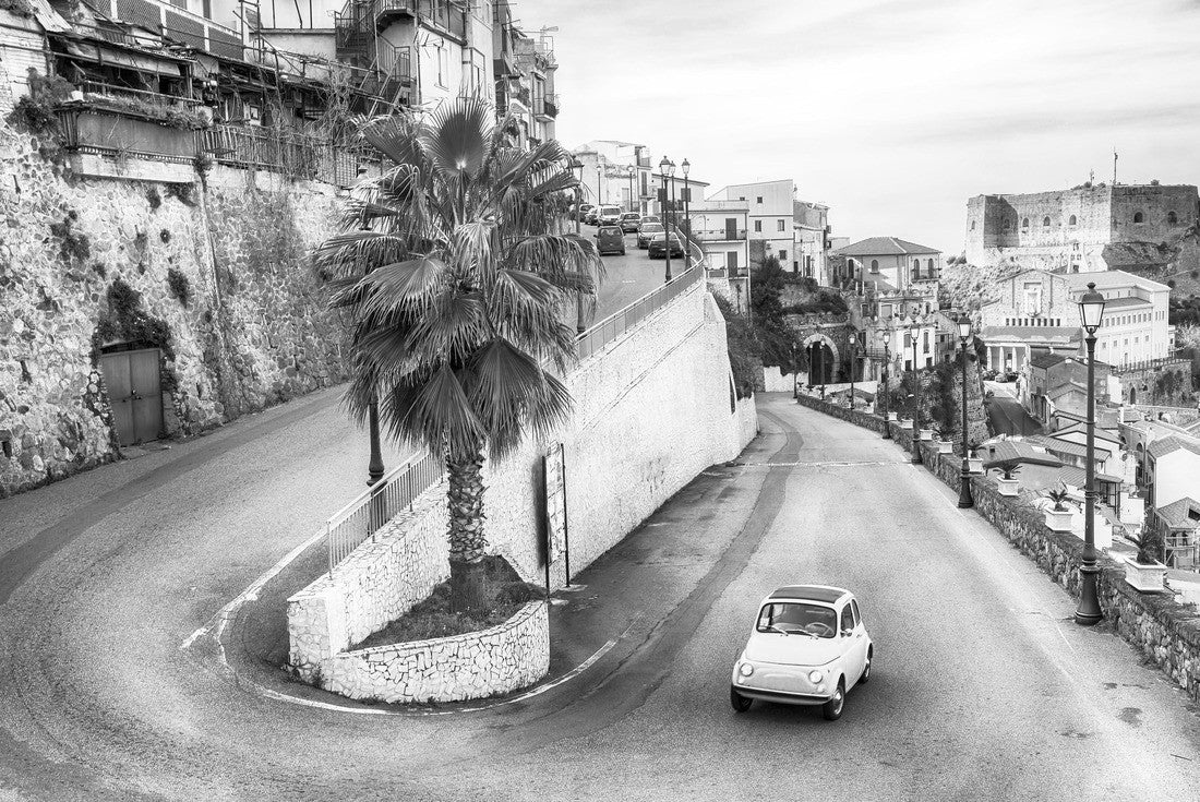 Beautiful seaside resort of Scilla with an old medieval castle on a rock, Castello Ruffo, colorful traditional Italian houses on the Mediterranean coast, Tyrrhenian coast, Calabria, southern Italy 2000pc PuzzleBlack and White