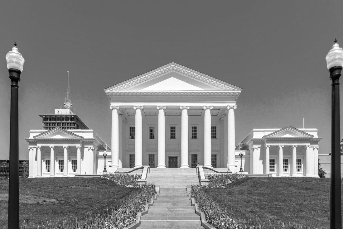 Front of the Virginia State Capital Building 2000pc PuzzleBlack and White