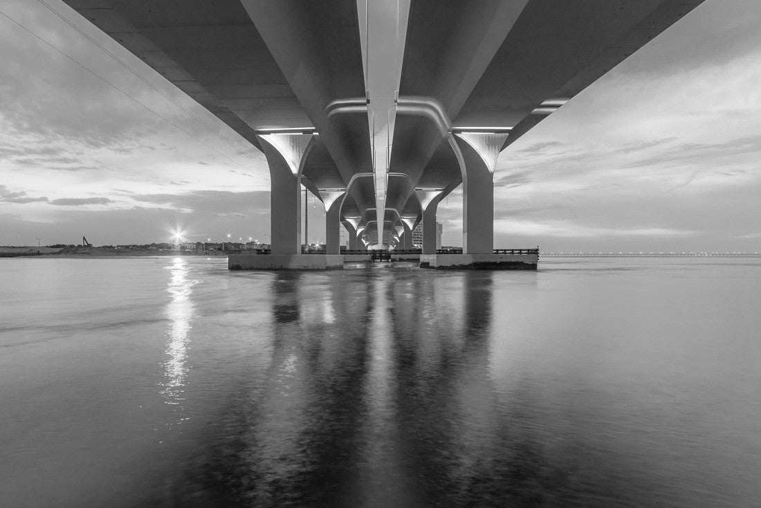 Lesner Bridge, Virginia Beach, Sunset 2000pc PuzzleBlack and White