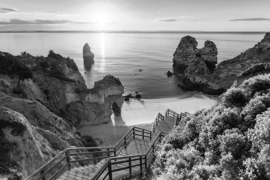 Camilo Beach (Praia do Camilo) in the Algarve, Portugal with turquoise sea in the background. Boardwalk to Praia do Camilo beach, Portugal. Magnificent view of Camilo beach in Lagos, Algarve, Portugal 2000pc PuzzleBlack and White