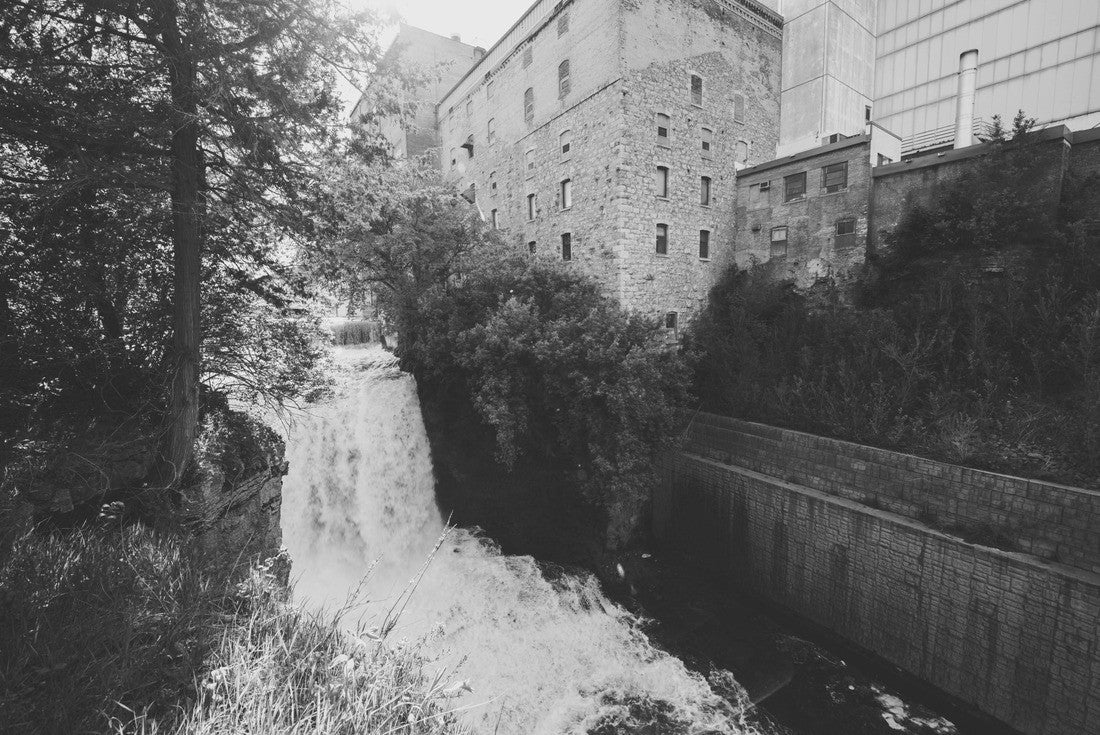 Noah Jigsaw Puzzle Vermillion Falls Park, an urban waterfall next to an old factory located in Hastings, Minnesota in black white 2000 pieces