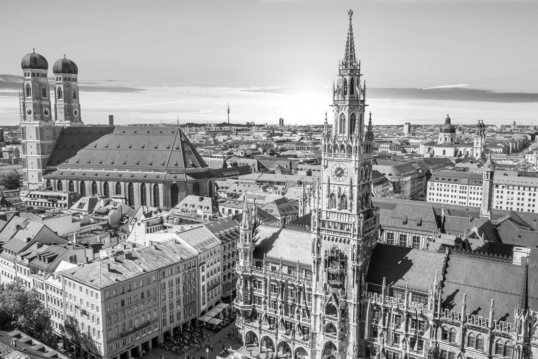 Munich in sunset Bavaria, Germany 2000pc PuzzleBlack and White