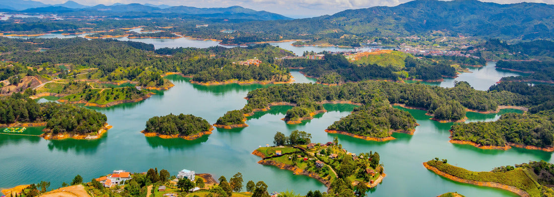 Guatapé view of the lakes of Colombia 1000pc Panoramic Puzzle