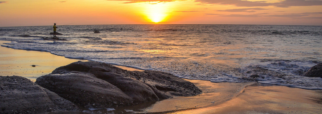 Noah Jigsaw PuzzleA fisherman at sunset at Playa las Pocitas, Mancora, Peru, Panorama 1000 Pieces