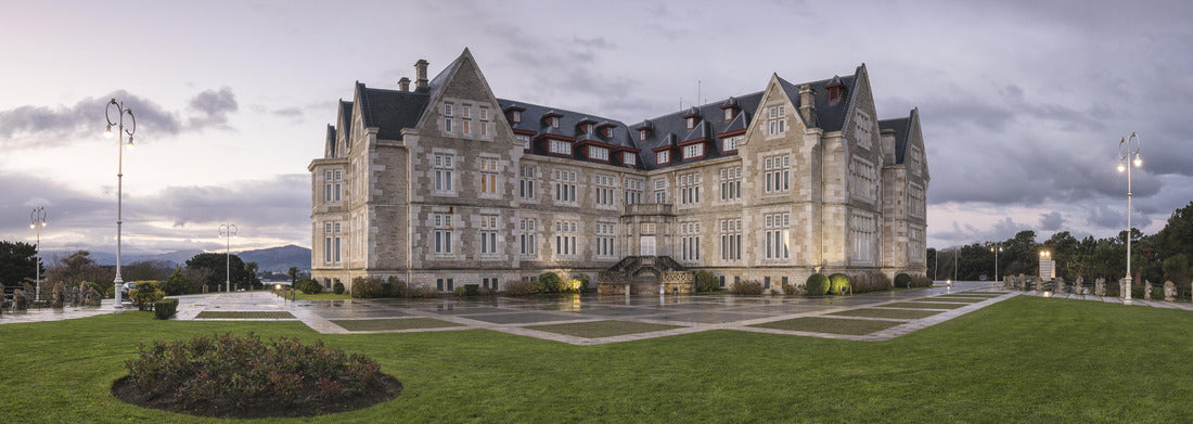 Magdalena Palace, Santander 1000pc Panoramic Puzzle