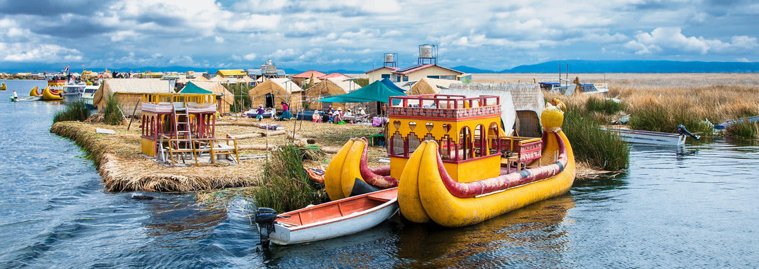Uros floating islands on Lake Titicaca in Puno, Peru, South America 1000pc Panoramic Puzzle
