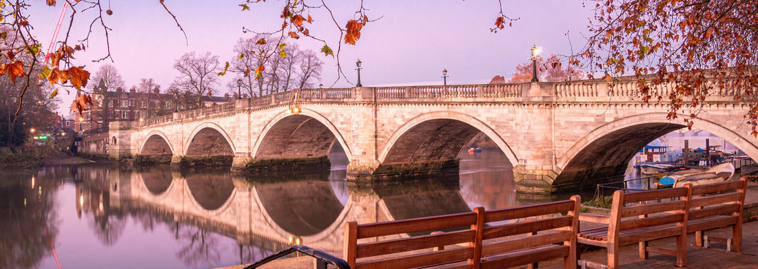 Noah Jigsaw Puzzle Autumn scene with the historic bridge architecture in Richmond Upon Thames, London, Panorama 1000 Pieces