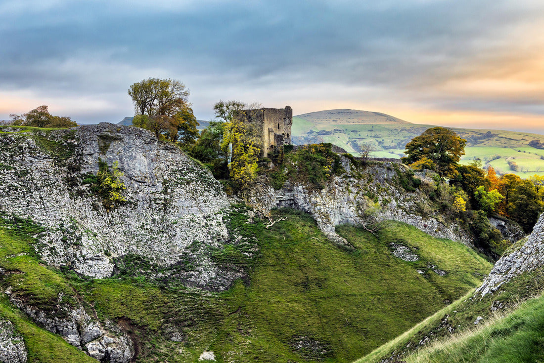 The ruins of Peveril Castle above Cave Dale near Castleton in the Peak District National Park, Derbyshire 2000pc Puzzle