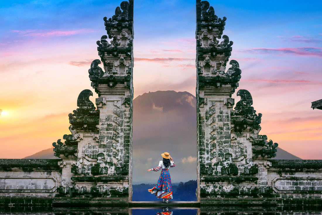 Young woman standing in temple gates at Lempuyang Luhur temple in Bali, Indonesia 2000pc Puzzle