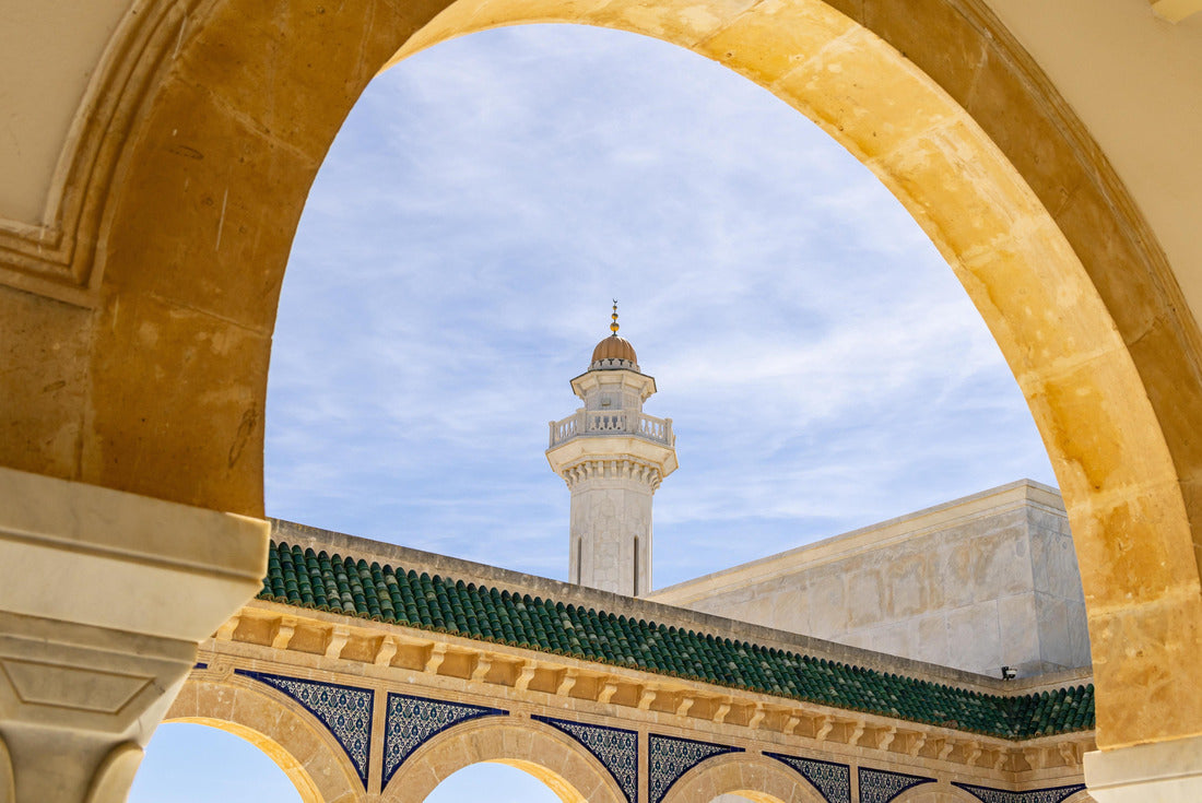 Monastir, Tunisia. Minaret of the mausoleum in Monastir 2000pc Puzzle