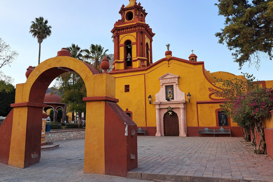 Church in the center of the magical town of Bernal, where the third largest monolith in the world is located. It belongs to the municipality of Ezequiel Montes, in the state of Queretaro, Mexico 2000pc Puzzle