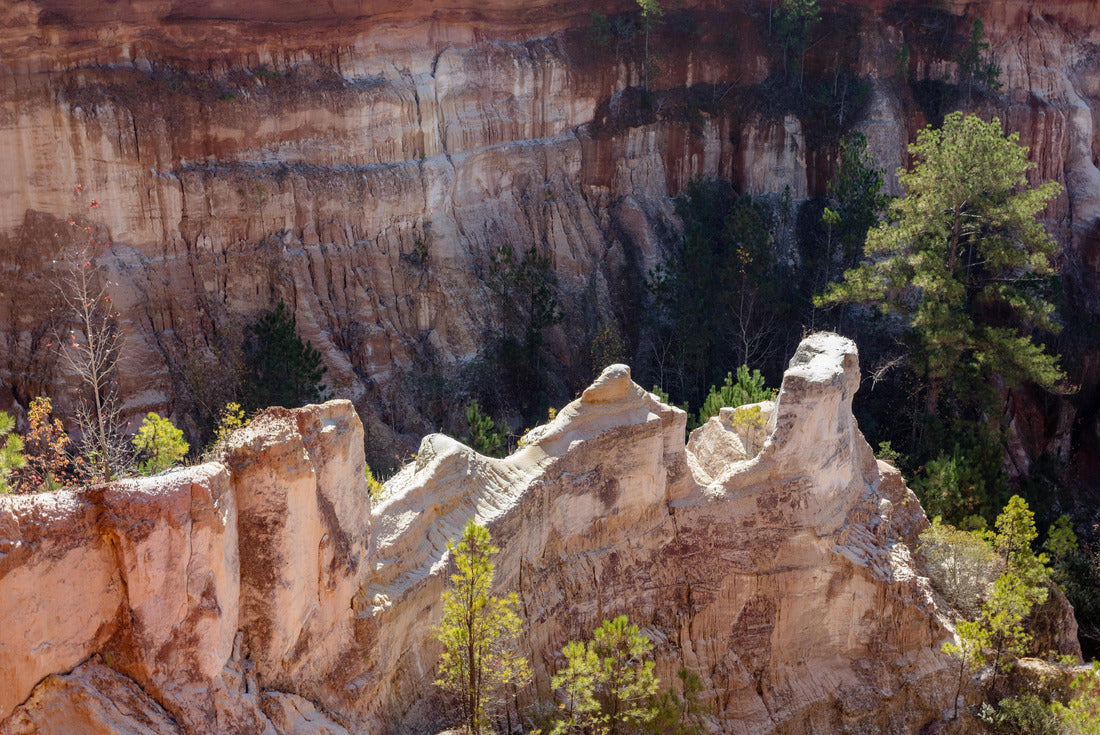 Fascinating rock formation made of decaying rocks in Providence Canyon in rural Lumpkin, Georgia 2000pc Puzzle