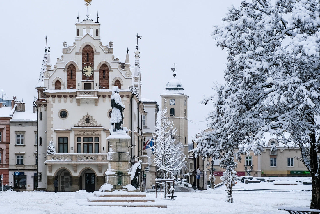 The town hall (Ratusz Rzeszow) on the main square, or the old market square (Rynek miejski w Rzeszowie), of Rzeszow, Poland, in the snow 2000pc Puzzle