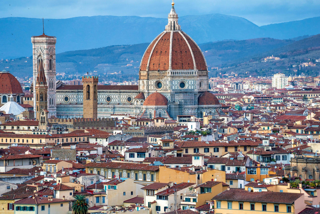 Breathtaking Florence at sunset, taken from Piazzale Michelangelo. Historic landmarks such as the famous Duomo and Palazzo Vecchio can be seen in the distance 2000pc Puzzle