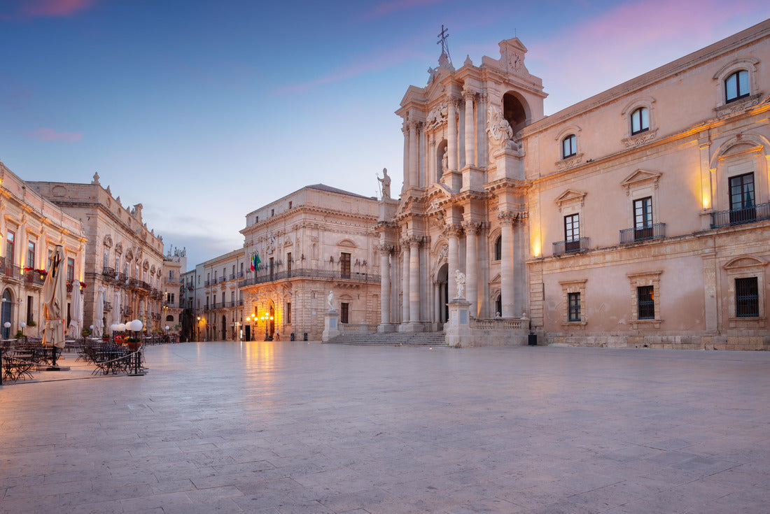 Syracuse, Sicily, Italy. Cityscape of the historic center of Syracuse, Sicily, Italy with the old square and Syracuse Cathedral at sunrise 2000pc Puzzle