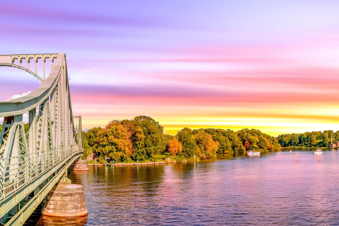 Glienicke Bridge in Potsdam, Berlin, Germany 2000pc Puzzle