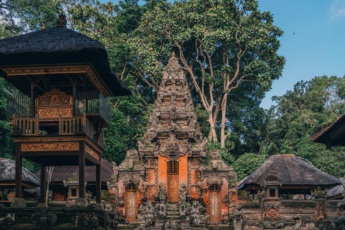 Temple in Ubud Sacred Monkey Forest Sanctuary. Balinese traditional architecture, Hindu temple in Ubud city 2000pc Puzzle